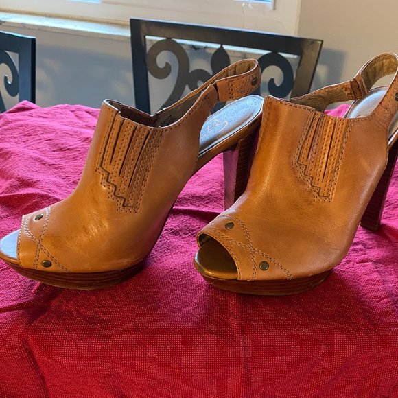 Jessica Simpson platform sandal bootie - Picture 4 of 4